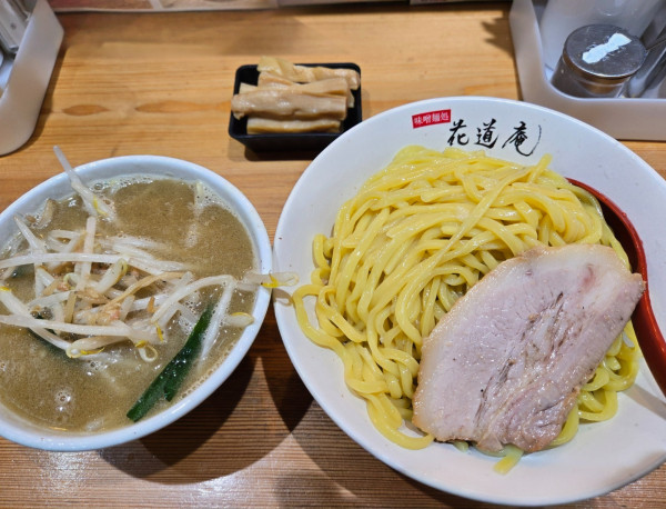 「味噌つけ麺大盛+チャーシュー+メンマ」@味噌麺処 花道庵 北参道店の写真