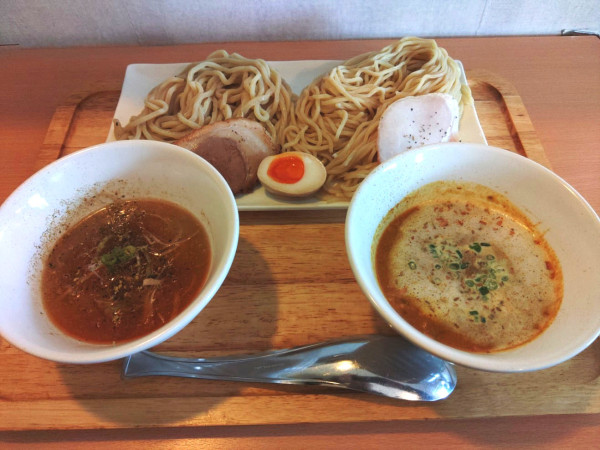 「2×2つけ麺（300g）￥1300（カレー×担々）」@FREEATの写真
