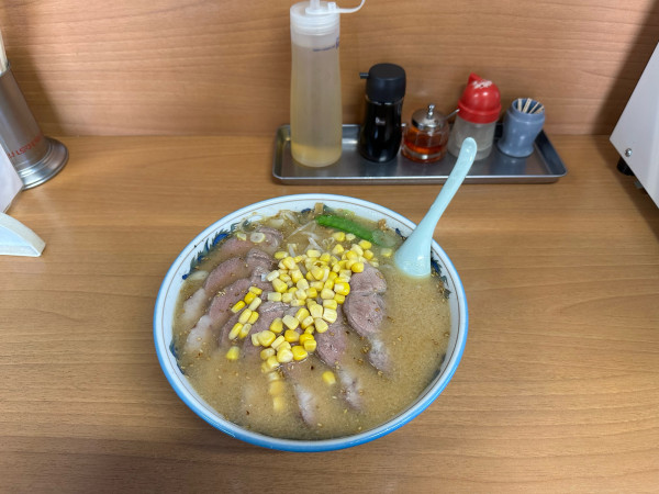 「味噌チャーシュー、大盛り、コーン、チャーシュートッピング」@龍正の写真