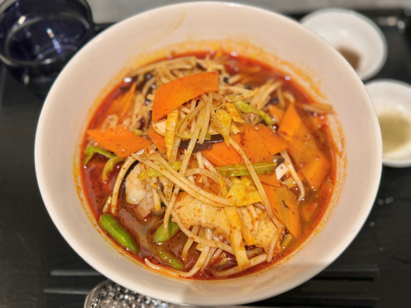 「麻辣湯麺　1080」@熊龍酒家 プレナ幕張店の写真