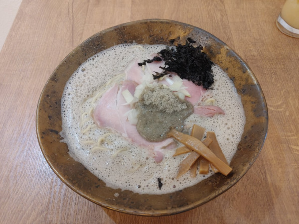 「泡煮干ラーメン　1200円」@ど煮干し和渦製麺の写真