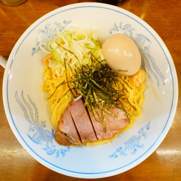 「【期間限定】油そば（塩・並150g）＋味玉＋瓶ビール」@らーめん曳舟の写真