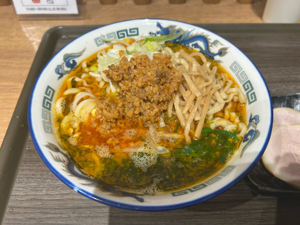 「赤辛ニラらーめん」@舎鈴 葛西臨海公園店の写真