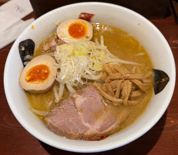 「味噌!モヤシ増し、煮卵トッピング!」@らーめん みかんの写真