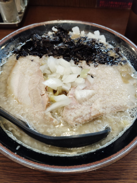 「【限定】豚骨燕三条麺」@ラーメン 大山家 昭島店の写真