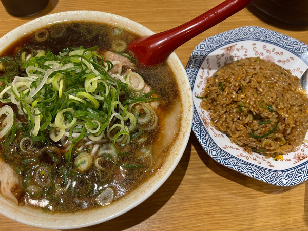 「中華そば並（880円）」@新福菜館 天王寺ミオ店の写真