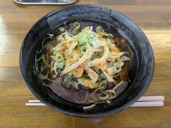 「かけそば￥350+かきあげ￥100」@立喰い 田の写真