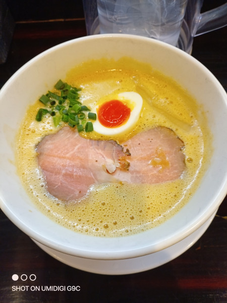 「豚CHIKIしょうゆラーメン」@ラーメン家 みつ葉 the secondの写真