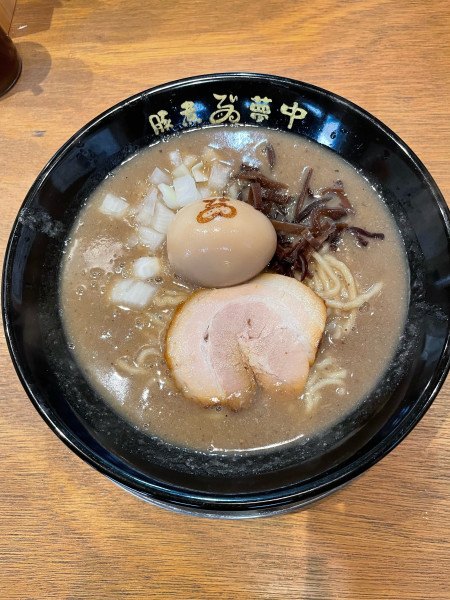 「濃厚豚骨ラーメン」@豚煮夢中の写真