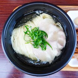 牛香る豚出汁塩ラーメン＋おつまみチャー&メンマ＋コーヒー