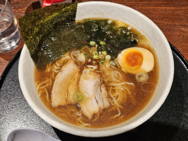 「鹿角産ポーク醤油ラーメン　850円」@レストラン&ダイニング MITACHIの写真