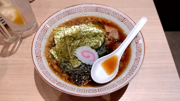 「中華そば_858円」@ぶ器用中華 シェイシェイの写真