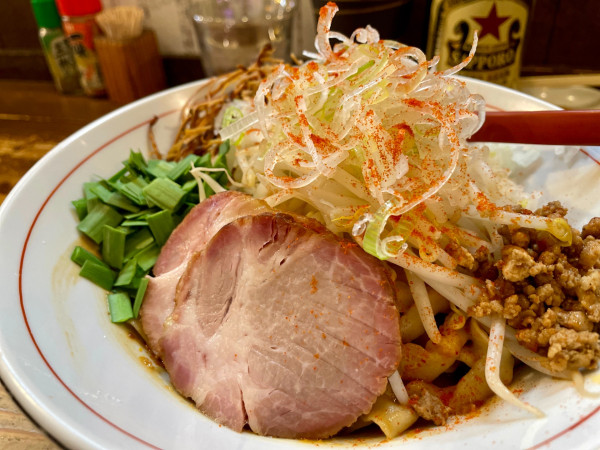 「サッポロ赤星 → 辛味噌まぜそば」@東京味噌らーめん 鶉の写真