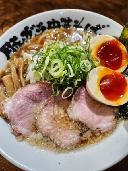 「特製中華そば醤油」@豚ガラ中華そば おんだの写真