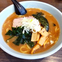 とんこつ正油ラーメン（￥750）