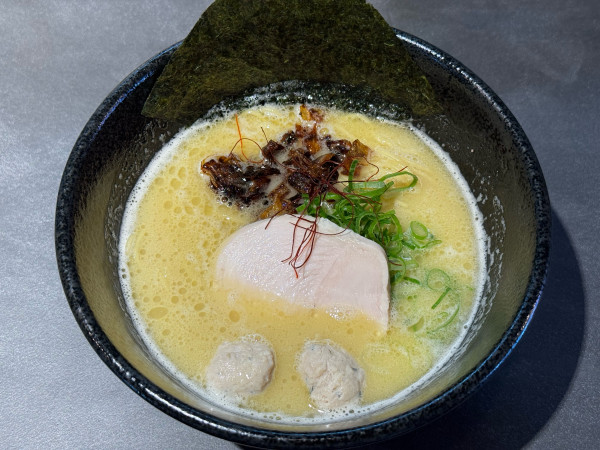 「鶏白湯ラーメン　950円」@そらまつの写真