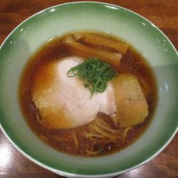 醤油らぁ麺　1000円
