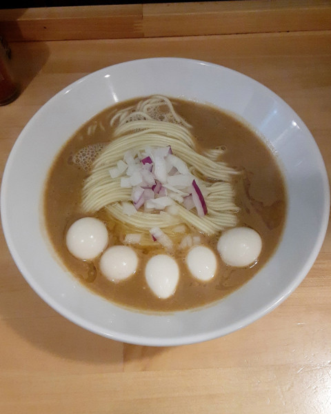 「【限定】甘海老の白味噌ソバ＋うずら味玉」@煮干ソバと米 今日の1番の写真