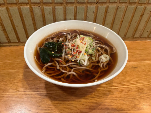 「かけそば320円」@六文そば 日暮里第1号店の写真