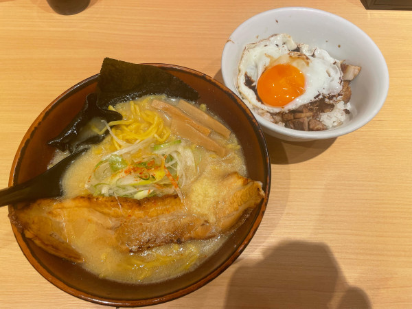 「味噌らーめん、手稲ライス」@札幌 みその アクアシティお台場店の写真