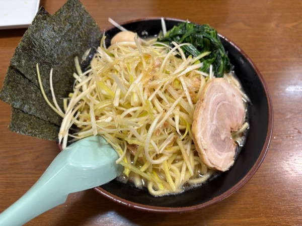 「ネギラーメン」@横浜家系ラーメンとりとんの写真