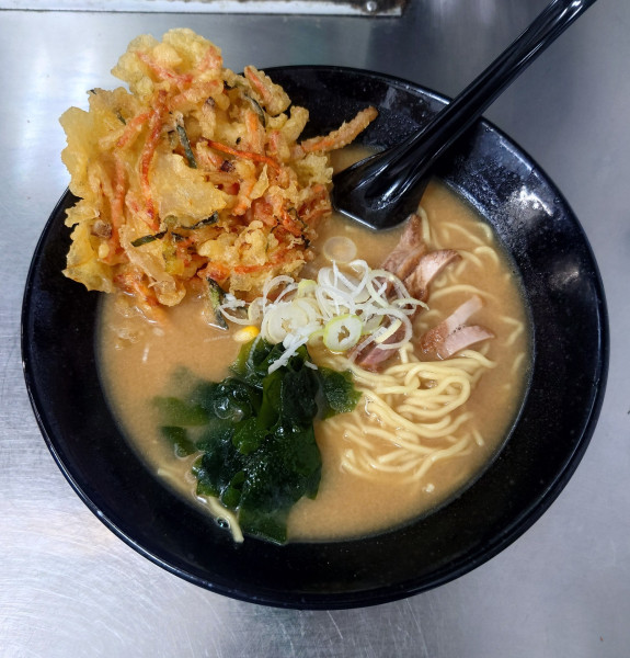 「味噌ラーメン+かき揚げ」@爽亭 JR上野駅11・12番線ホームの写真