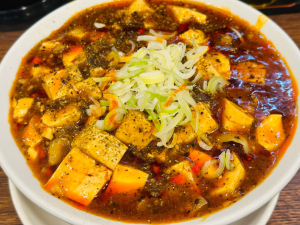 「マーボー麵 刀削麺 930円 大盛 150円」@元祖打卤麺 香辣居 8号店の写真