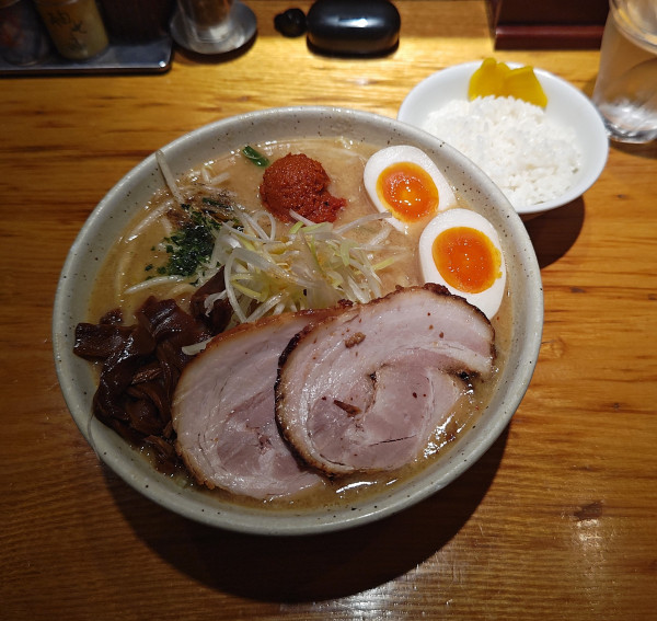 「特製辛バリ味噌らーめんセット￥1,490」@つじ田 味噌の章 飯田橋店の写真