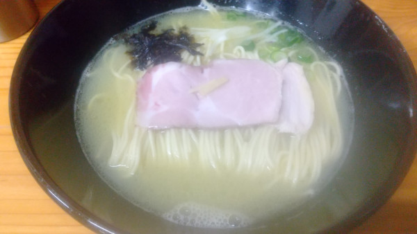 「【限定】貝白湯」@ラーメン屋 かたばみの写真