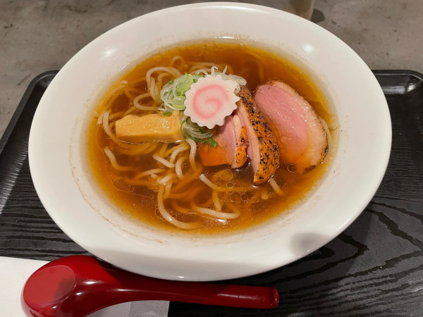 「醤油ラーメン¥1,000」@島そばレヴンの写真