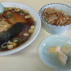 ラーメンと小肉丼