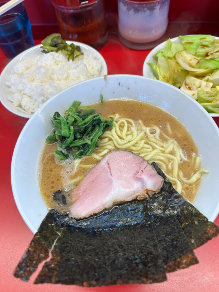 「ラーメン　850円　ﾄｯﾋﾟﾝｸﾞｷｬﾍﾞﾂ 150円」@家系ラーメン 佐々喜家の写真