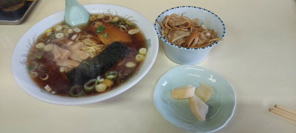 「ラーメンと小肉丼」@中華料理 千里の写真