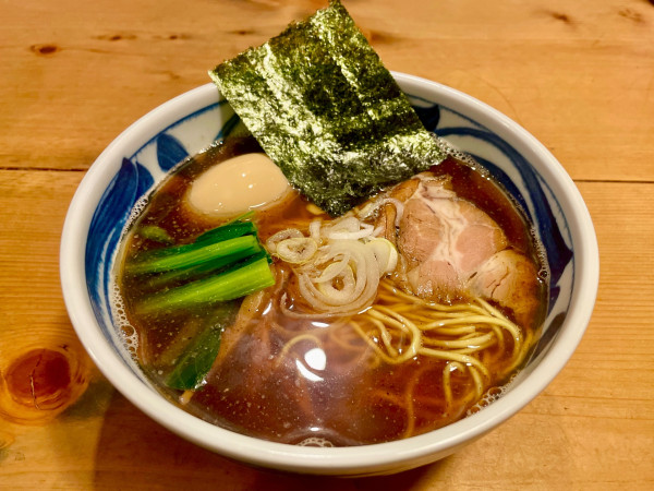 「醤油らーめん 味付玉子」@らーめん たきたろうの写真