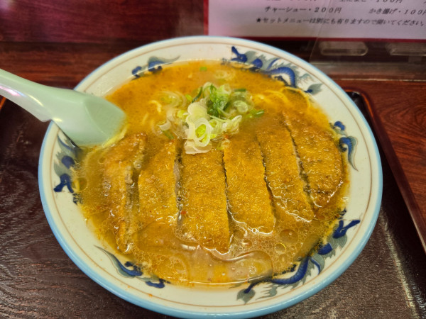 「辛みそカツラーメン　1030円」@たるまい軒の写真