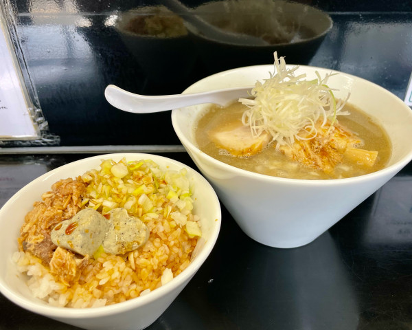 「煮干し中華そば HARD(裏Ver.) / ニボバタご飯」@煮干中華そば のじじR 我孫子店の写真