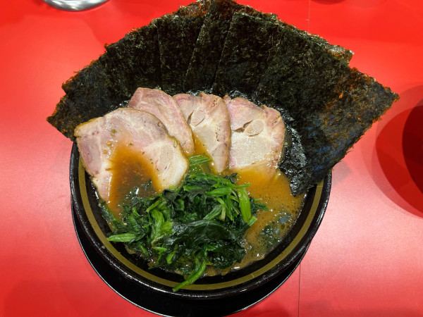 「チャーシュー麺(並) 1,200円　ほうれん草　100円　チャー」@とらきち家の写真