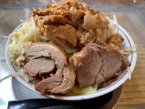 「中ラーメン（ヤサイ、ニンニク、アブラマシ）」@麺屋 櫻弐の写真