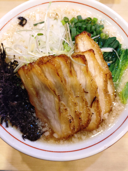 「背脂煮干しそば 1100円」@中華そば すばる食堂の写真