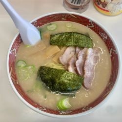 チャーシュー麺900円・中盛100円