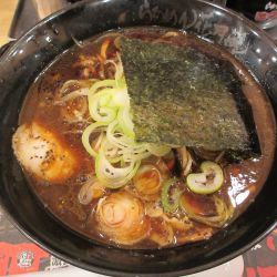 【限定】富山ブラック（920円）