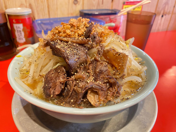 「牛すじラーメン」@ラーメンここだけ 大正店の写真