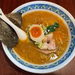醤油豚骨ラーメン