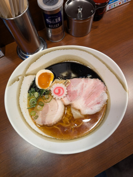 「特上焦がし醤油ラーメン」@ラーメンニキ新橋の写真