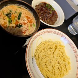 ホルモンつけ担々麺
