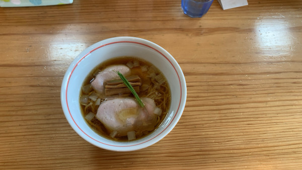 「醤油ラーメン950」@らぁ麺 小麦と猫の写真