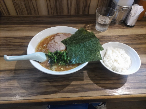 「ラーメン」@横浜家系らーめん 五丁目ハウスの写真