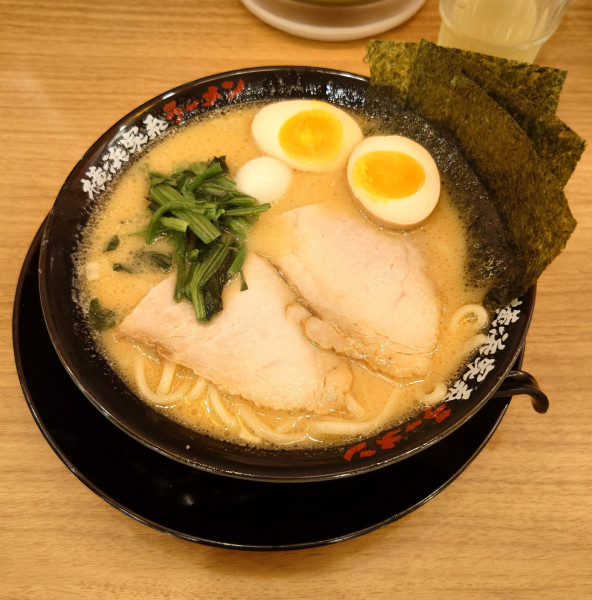 「味玉ラーメン(醤油、980円)」@有楽家 浦和駅西口店の写真