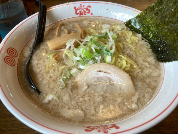 「こってり正油らーめん」@東京とんこつ とんとら 白岡店の写真