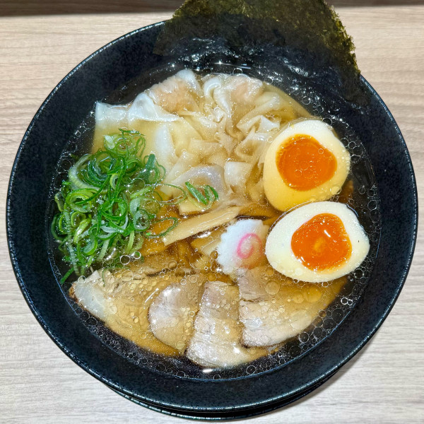 「特製中華そば（麺少なめ）¥1,600」@山形中華そば 麺や 一球の写真